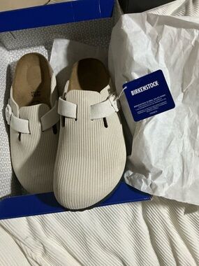 Birkenstock Off-White Ribbed Boston Clogs